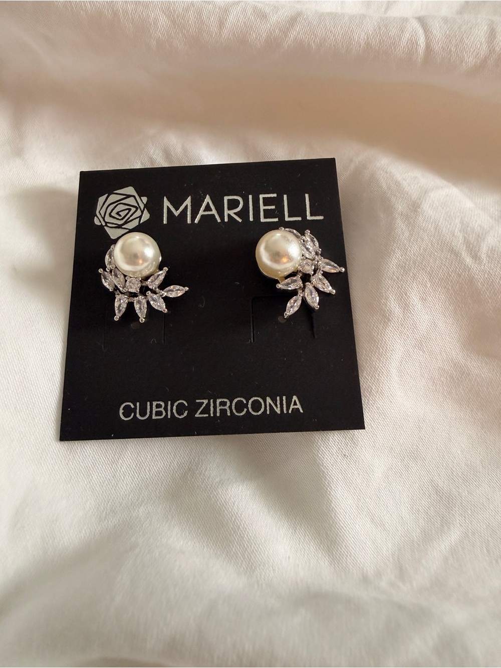 Pearl and Cubic Zirconia Silver Floral Stud Earrings - White Pearl